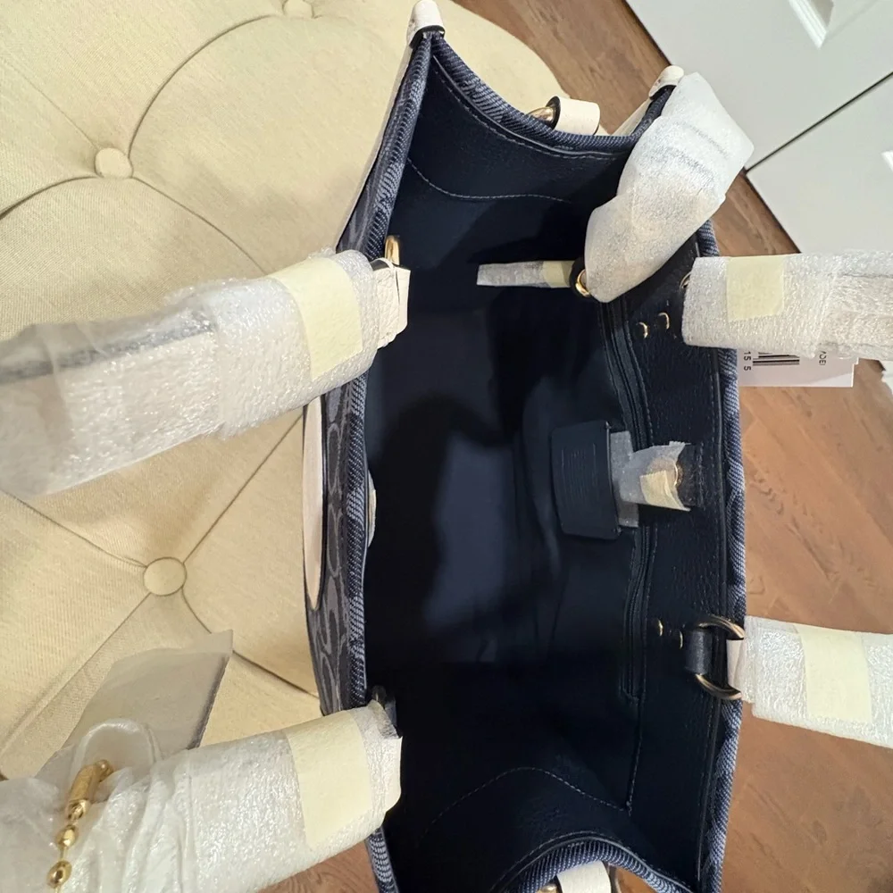 Coach Navy and Cream Tote Bag - Picture 7 of 8